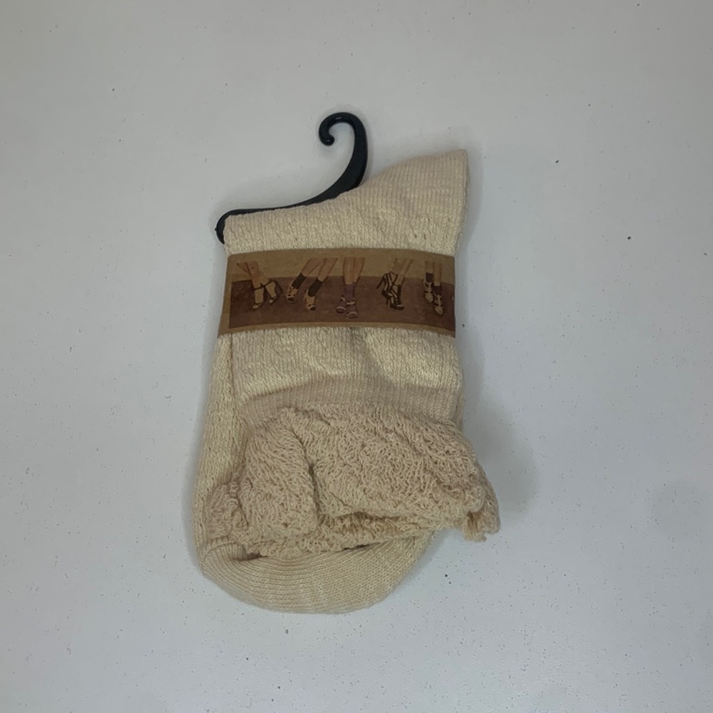 NWT UNKNOWN LABEL OATMEAL ANKLE KNIT SOCKS